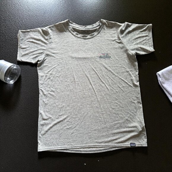 Patagonia Capilene Cool Daily Short Sleeve Shirt Men/W Lge Heather Gray SPF 50+ - Picture 1 of 7